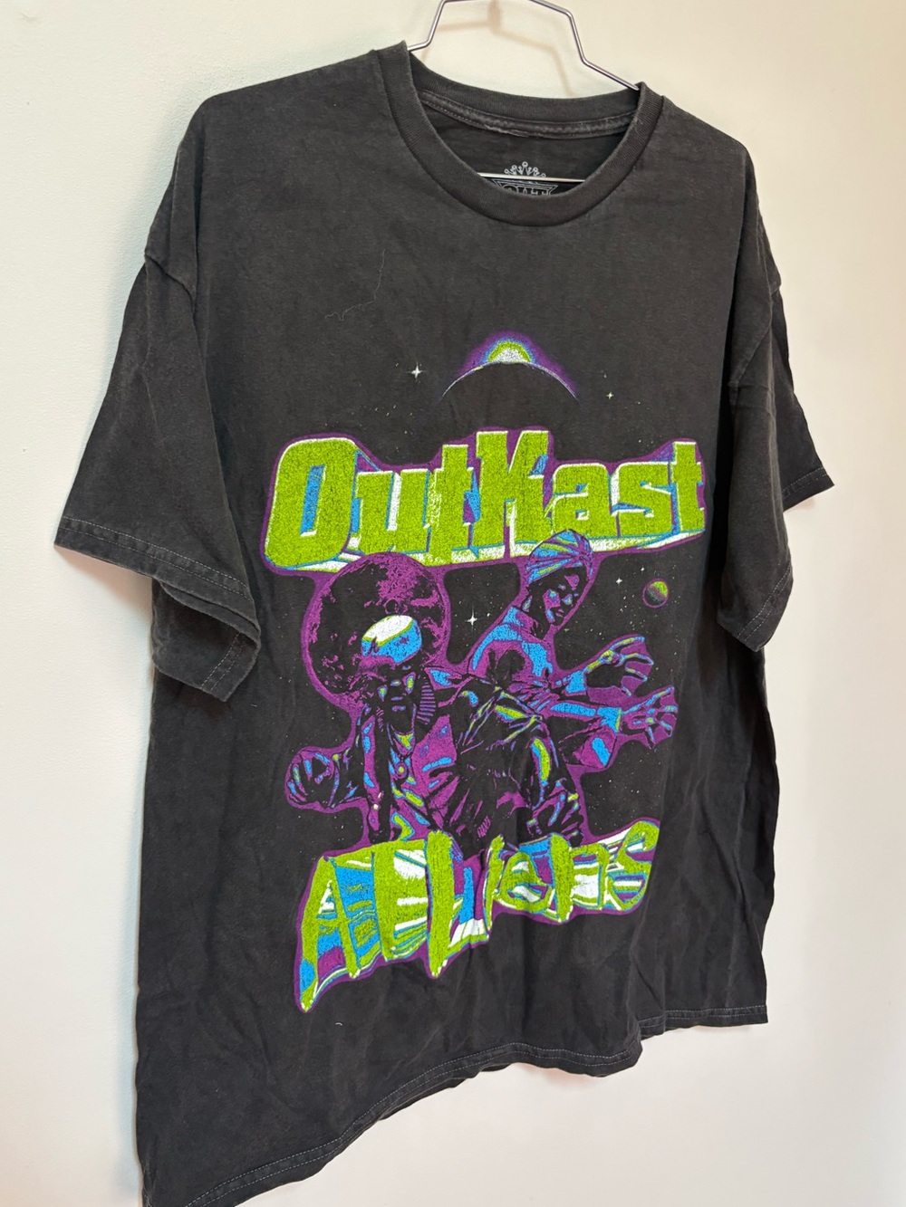 NWOT Urban Outfitters Outkast Tracklist Graphic Tee Size Large - Picture 4 of 12